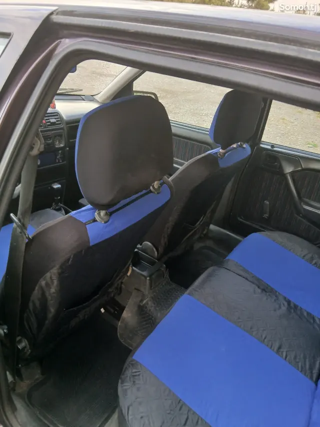 Opel Vectra A 1993 · 1.6 MT