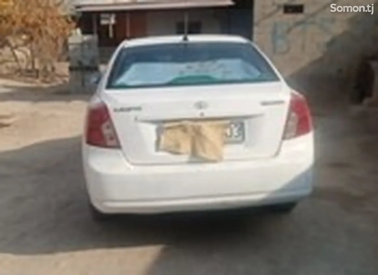 Chevrolet Lacetti 2003 · 1.6 MT