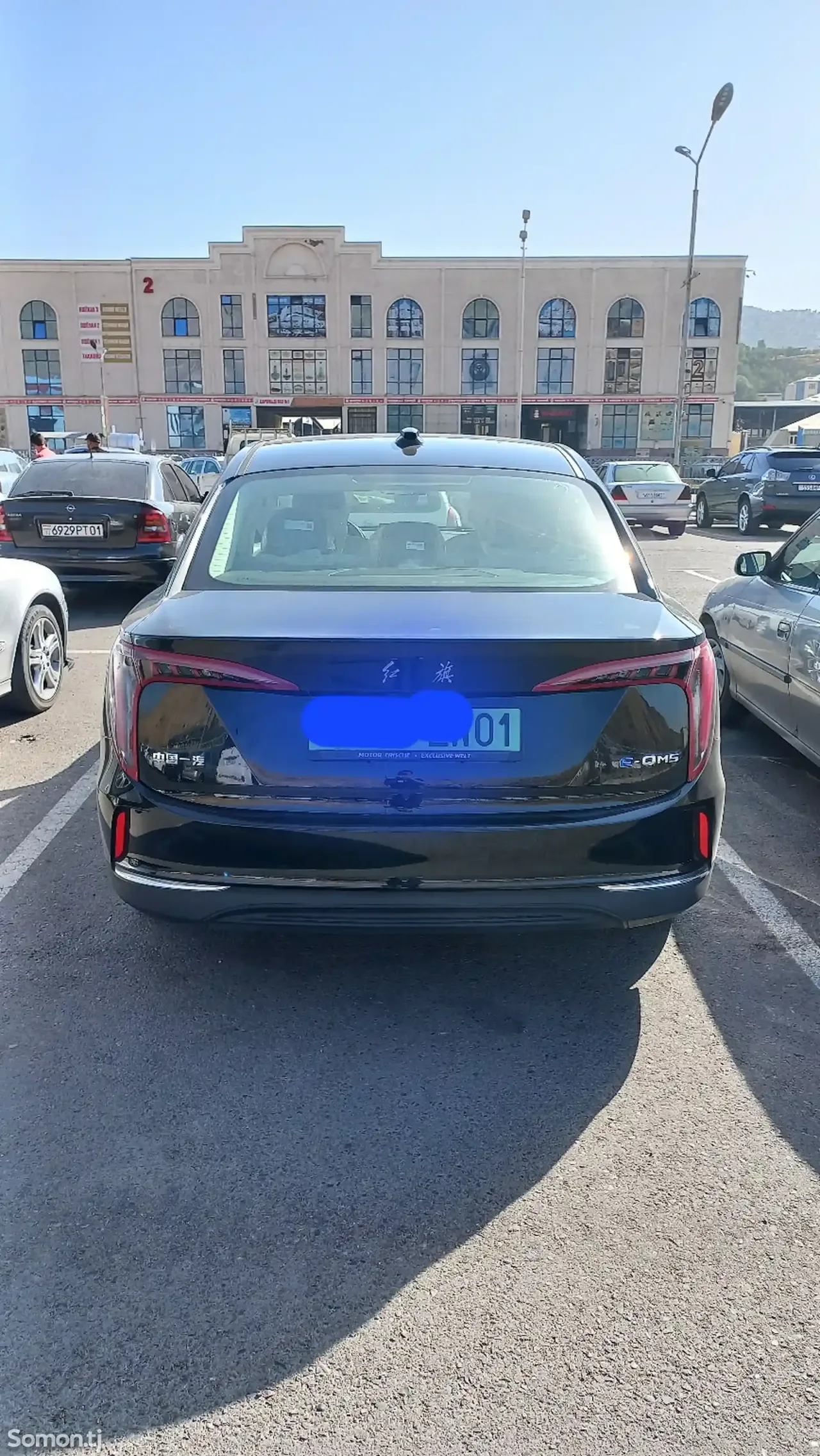 Hongqi E-QM5 2024 · AT