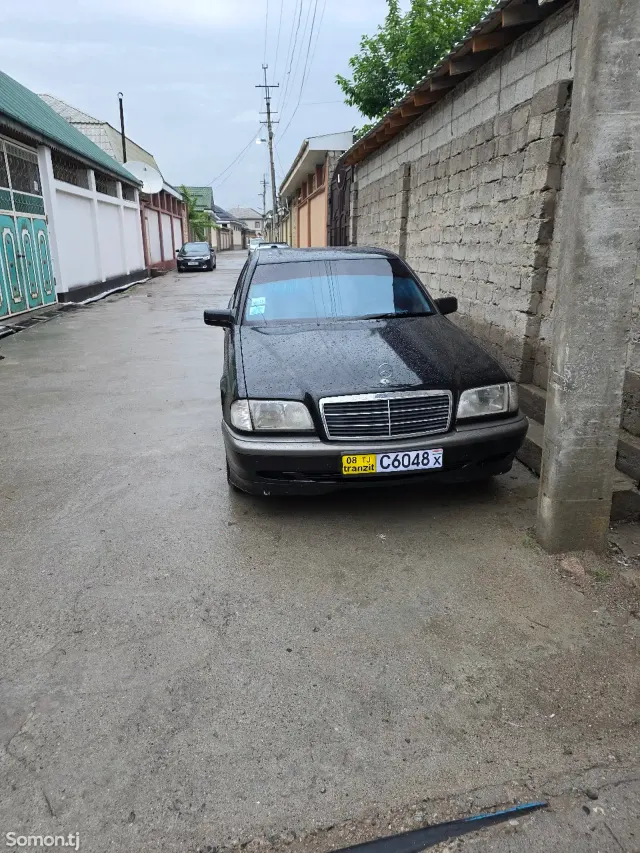 Mercedes-Benz C class 2000 · 2.0 AT