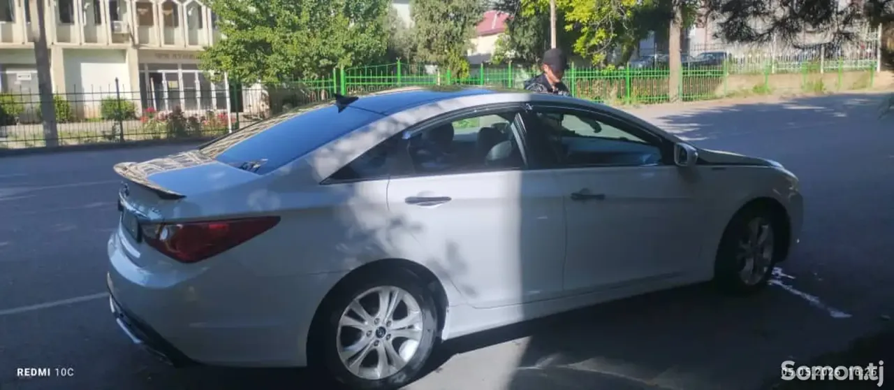 Hyundai Sonata 2010 · 2.0 AT