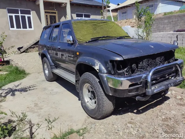 Toyota Hilux Surf 1992 · 2.5 MT
