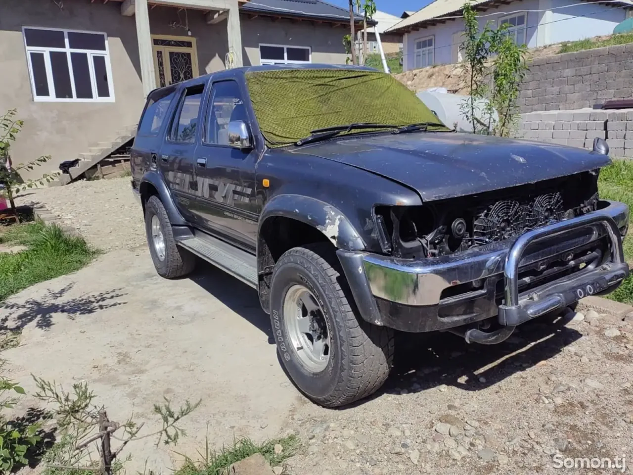 Toyota Hilux Surf 1992 · 2.5 MT