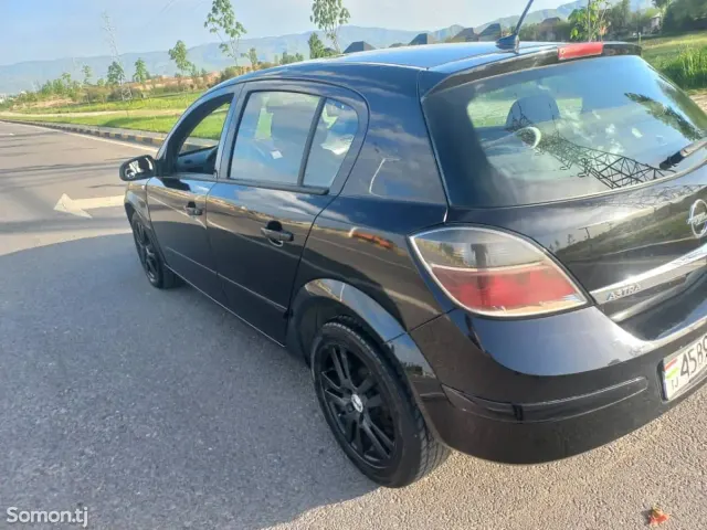 Opel Astra H 2008 · 1.7 MT