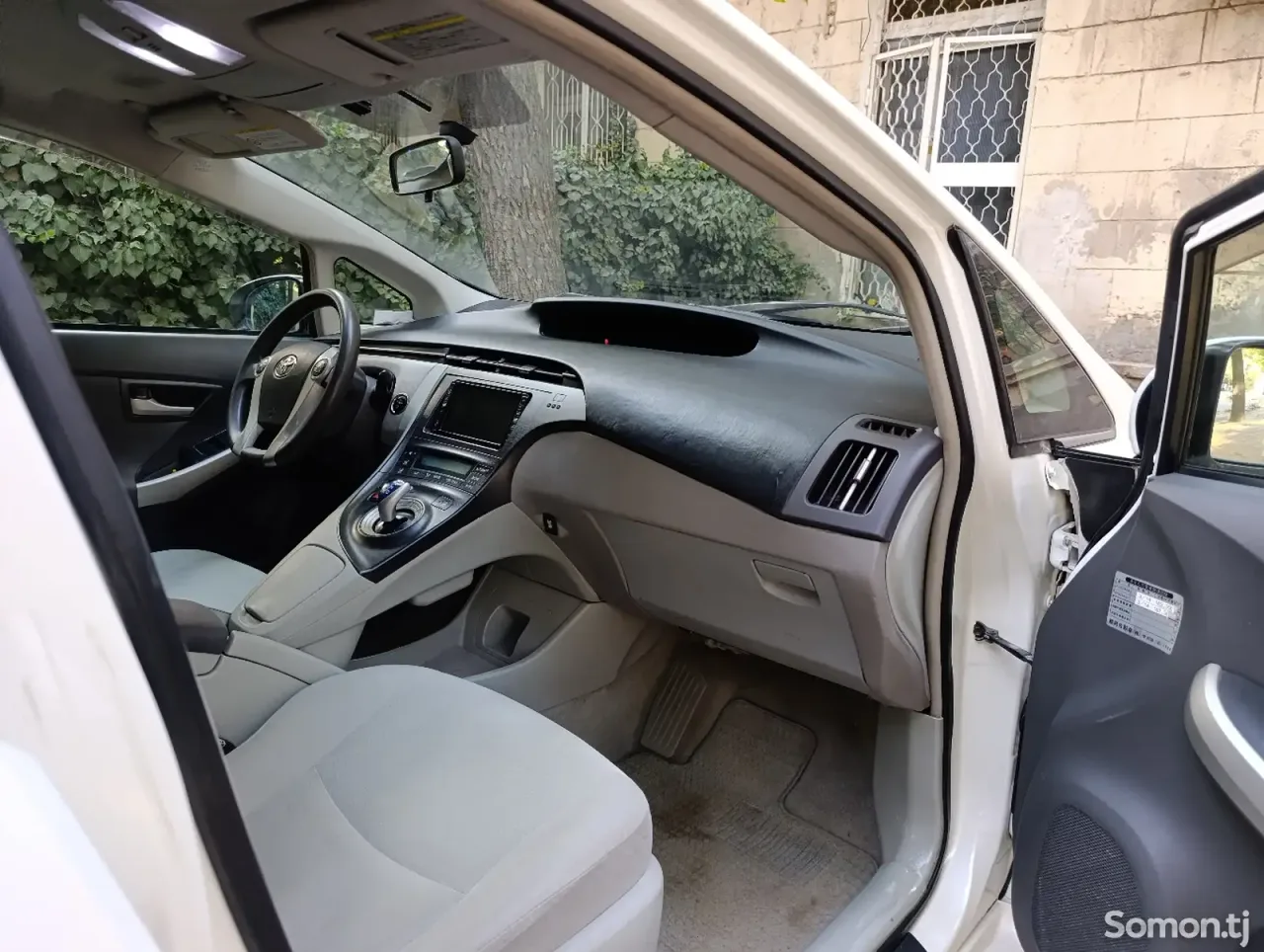 Toyota Prius 2010 · 1.8 AT