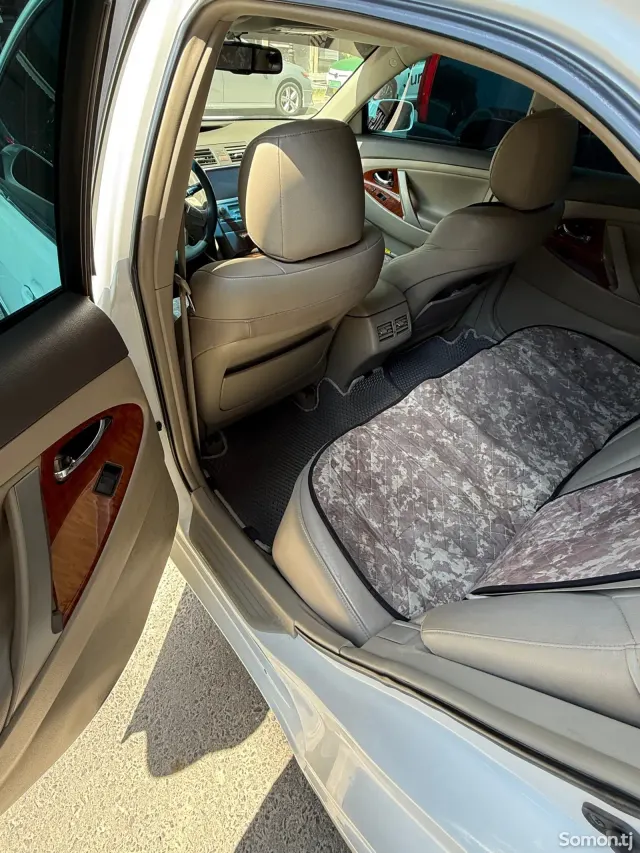 Toyota Camry 2009 · 2.4 AT
