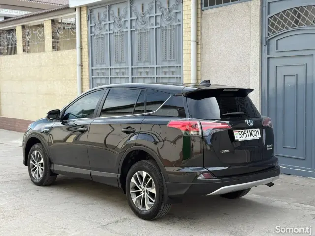 Toyota RAV 4 2017 · 2.5 AT