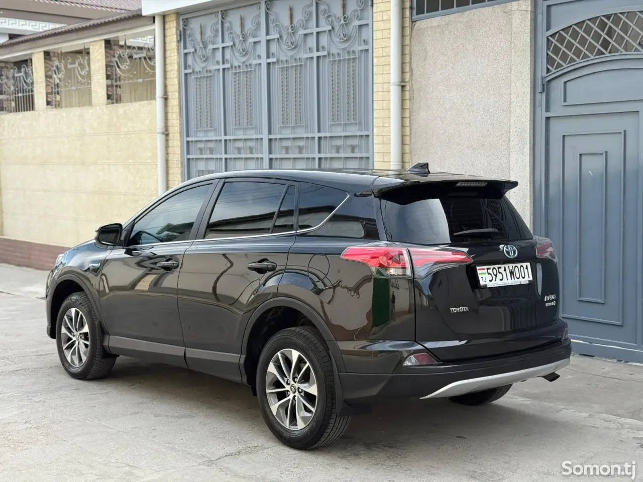 Toyota RAV 4 2017 · 2.5 AT