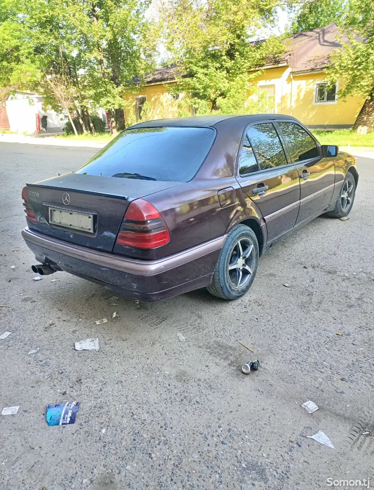 Mercedes-Benz W201 1995 · 2.2 MT