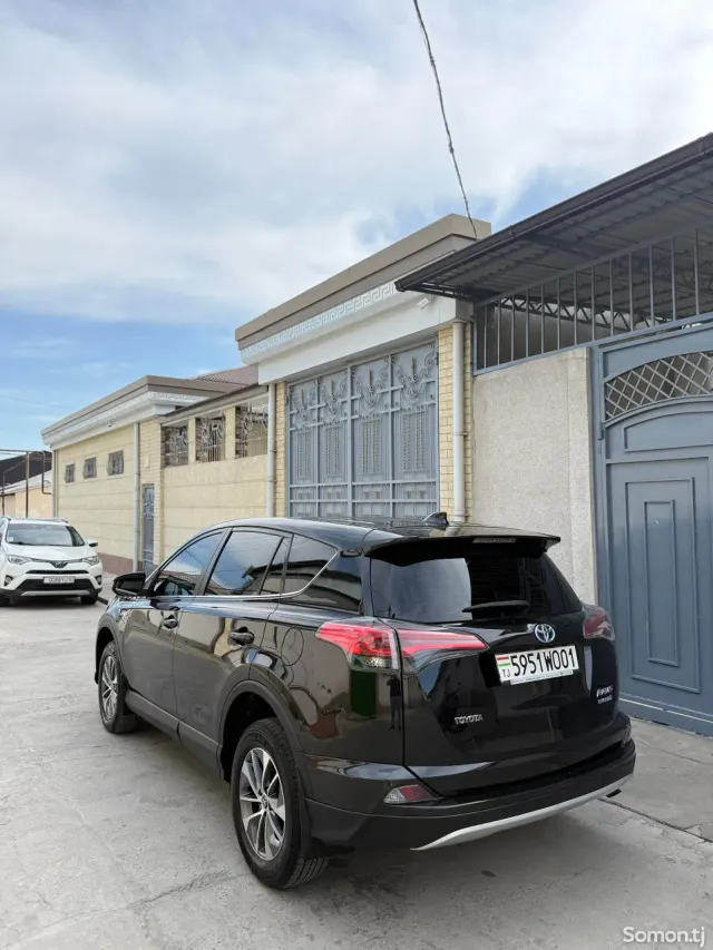 Toyota RAV 4 2017 · 2.5 AT