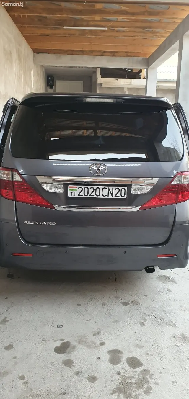 Toyota Alphard 2014 · 2.4 CVT