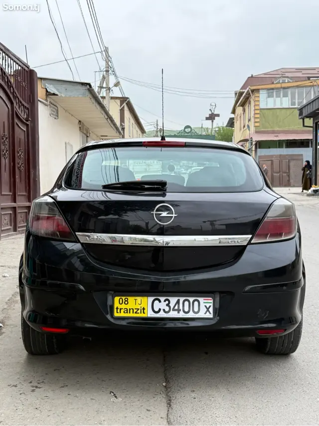 Opel Astra H 2006 · 1.6 MT