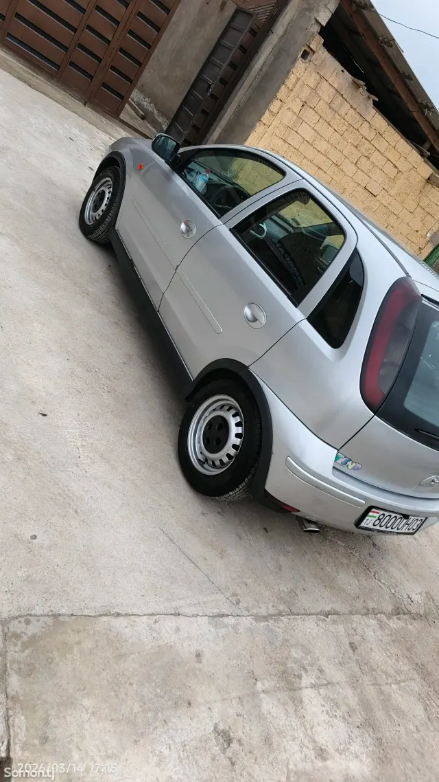 Opel Corsa 2007 · 1.2 MT