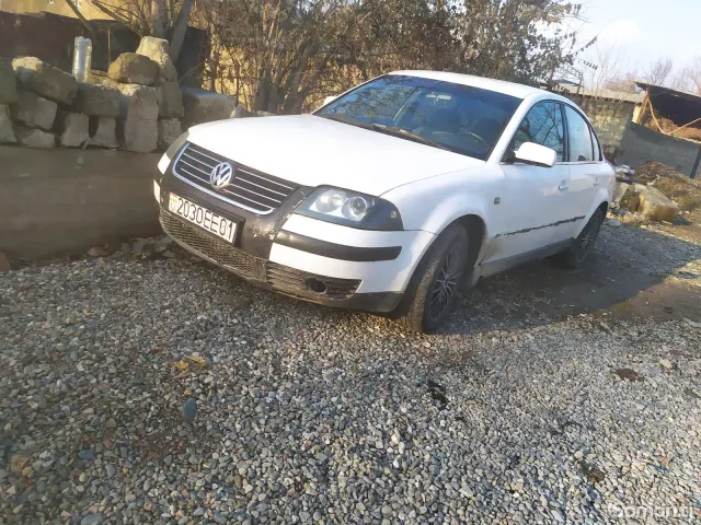 Volkswagen Passat 2000 · 1.6 MT