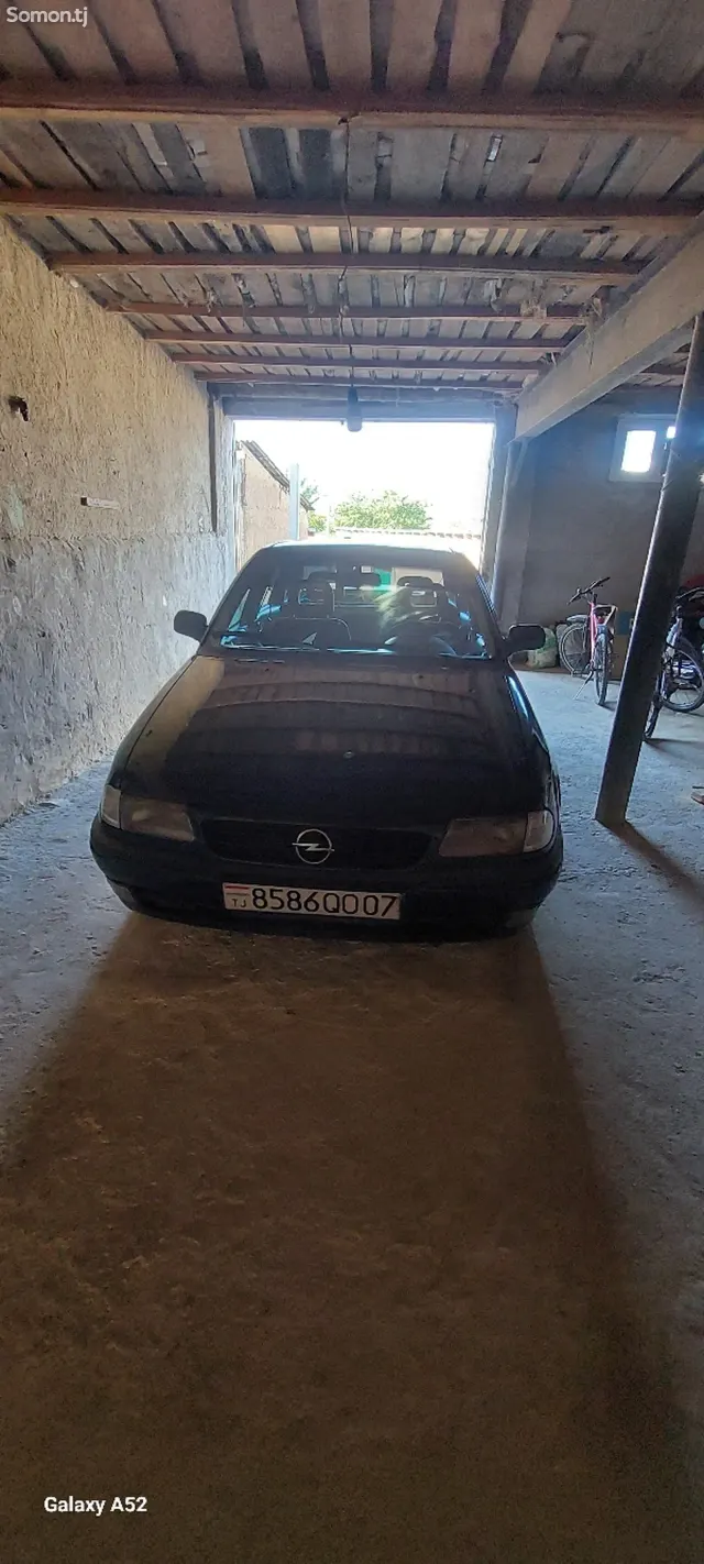 Opel Astra F 1997 · 1.6 MT