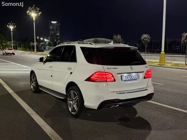 Mercedes-Benz GLE class 2016 · 3.0 AT