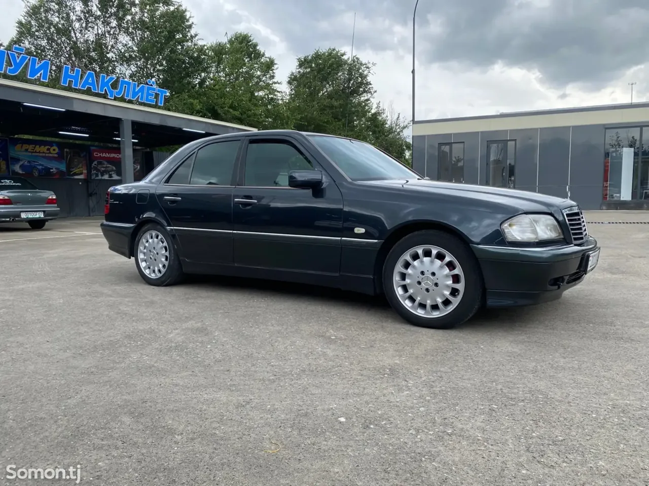 Mercedes-Benz C class 1999 · 2.4 MT
