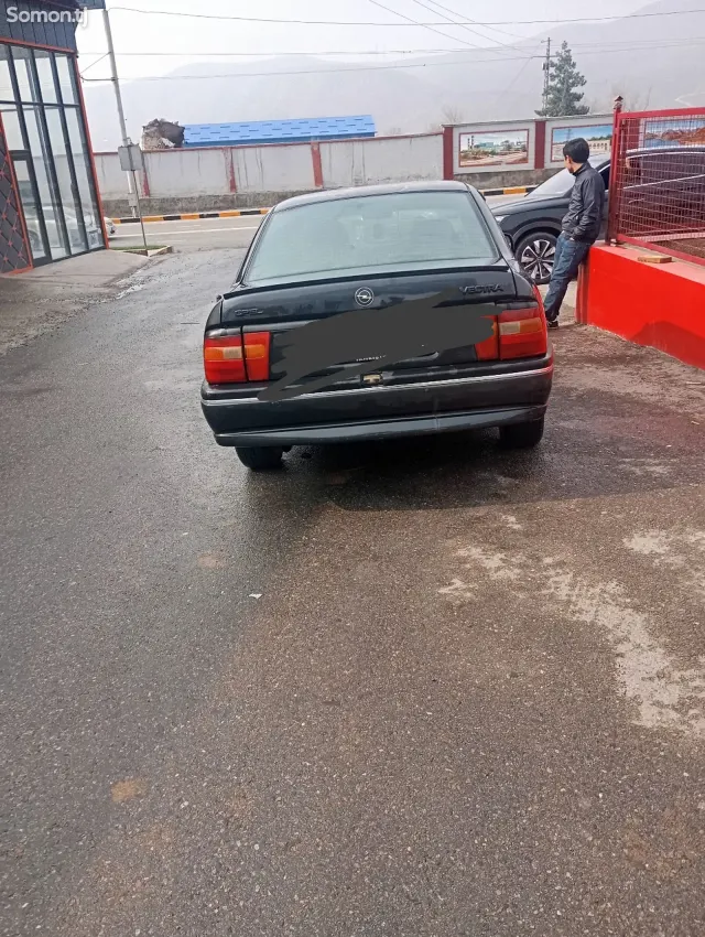 Opel Vectra A 1994 · 1.6 MT