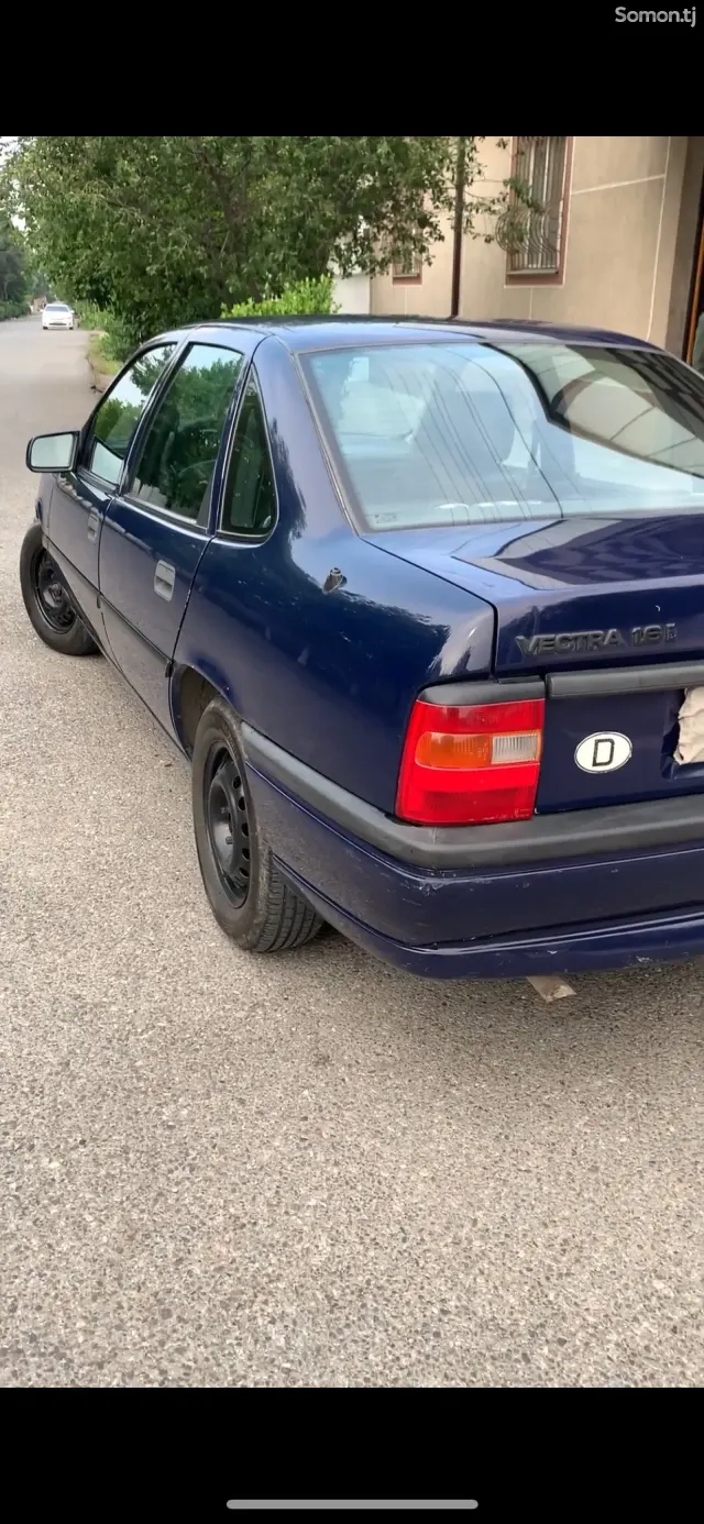Opel Vectra A 1994 · 1.6 MT