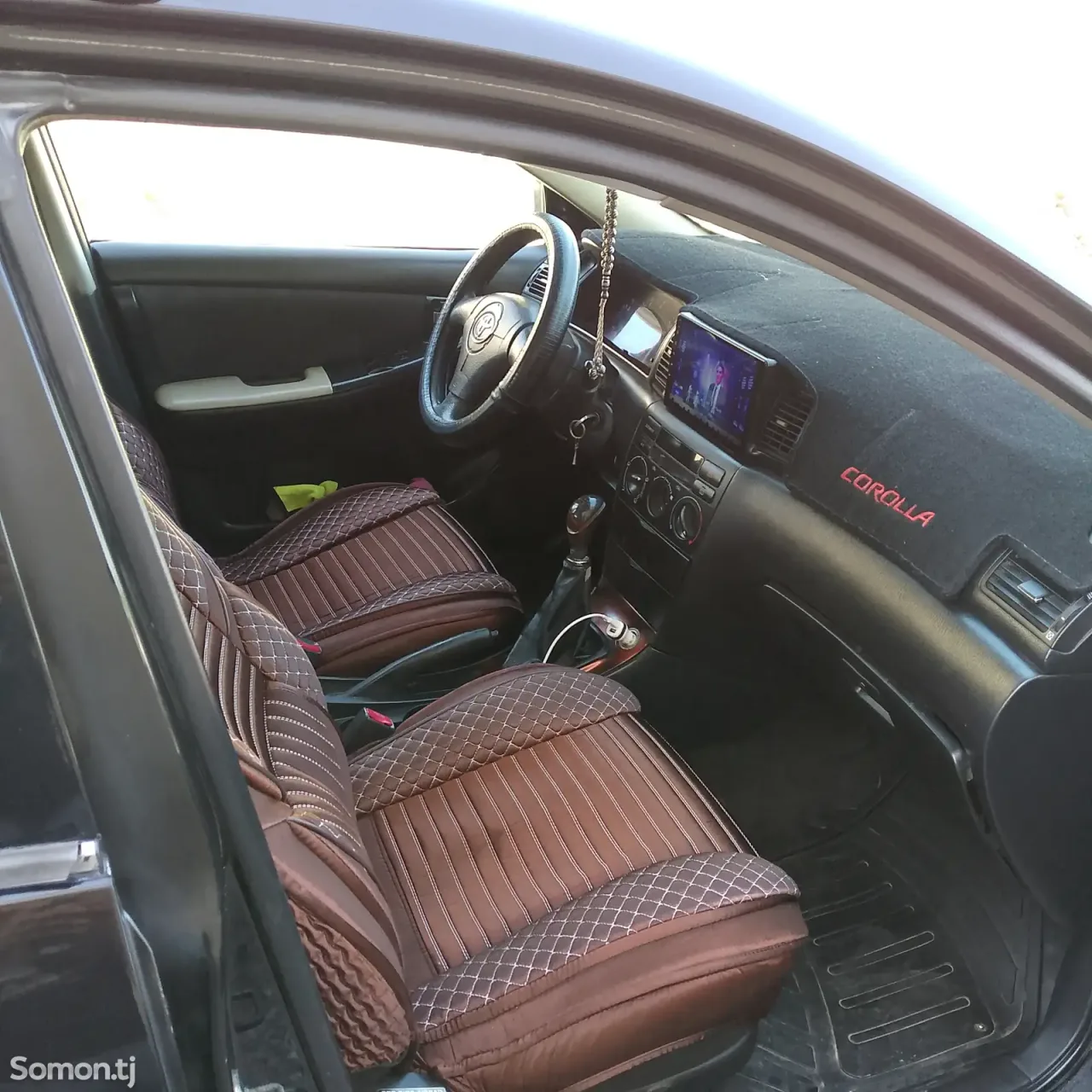 Toyota Corolla 2004 · 1.6 MT