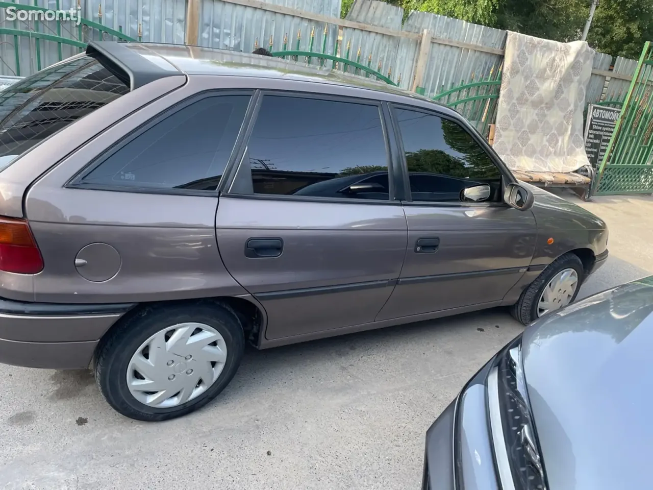 Opel Astra F 1998 · 1.6 MT
