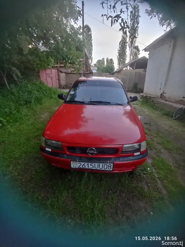 Opel Astra F 1993 · 1.6 MT