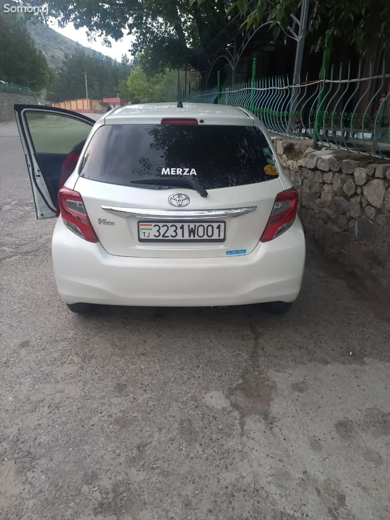 Toyota Vitz 2014 · 1.3 AT