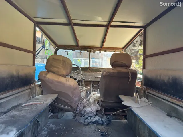 ГАЗ 69 1973 · 2.2 MT