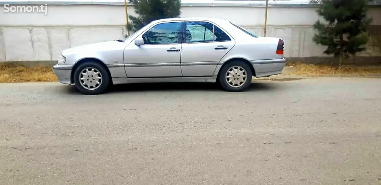Mercedes-Benz C class 1997 · 2.2 MT