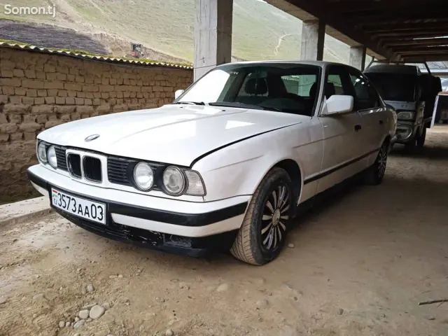 BMW 5 series 1989 · 2.5 MT