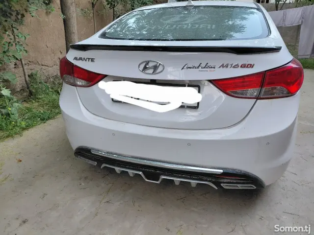 Hyundai Avante 2013 · 1.6 AT