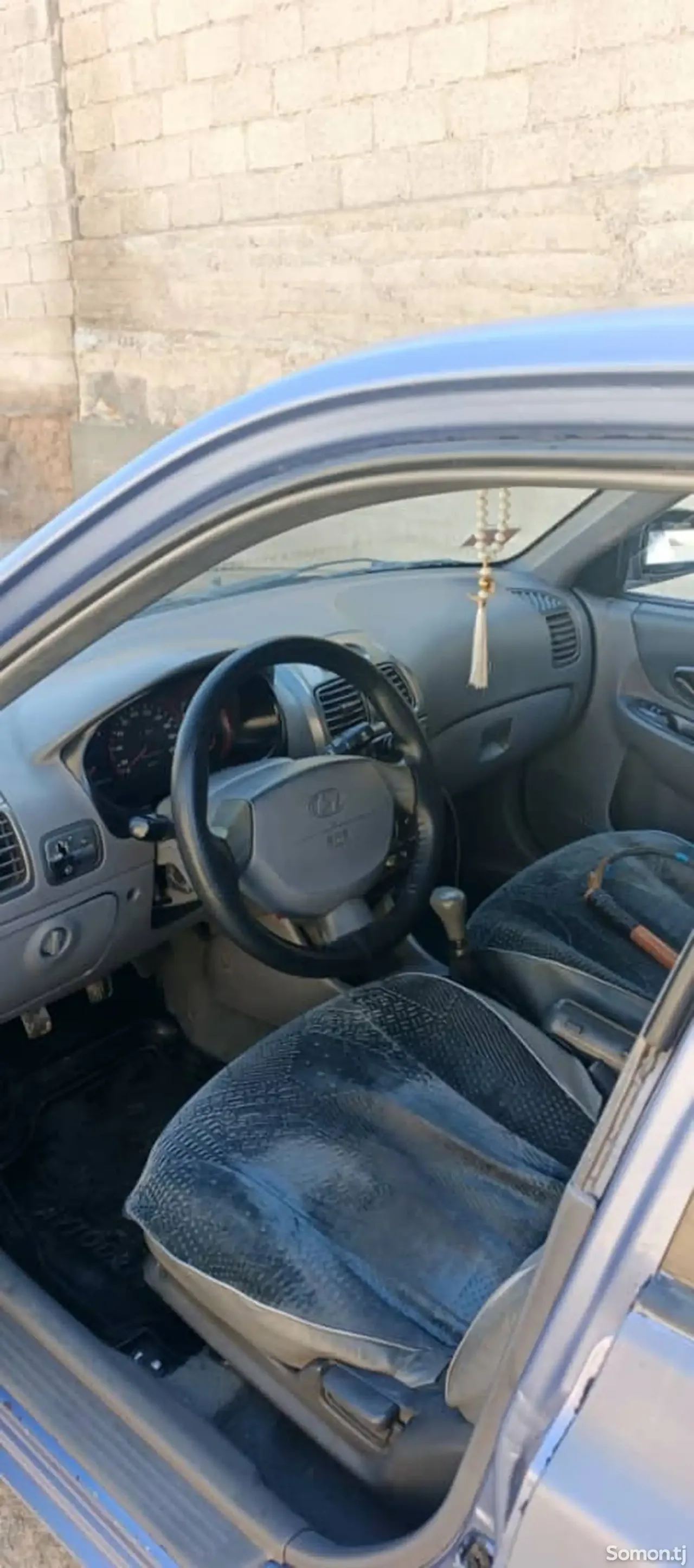 Hyundai Accent 2005 · 1.6 MT