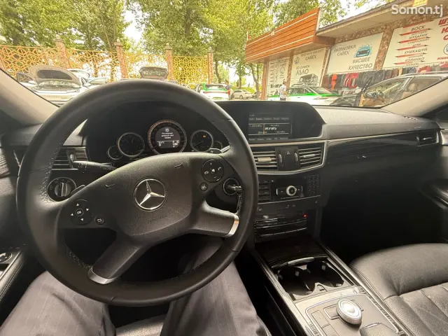 Mercedes-Benz E class 2011 · 3.0 AT