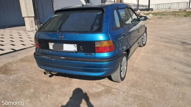 Opel Astra F 1993 · 1.6 MT