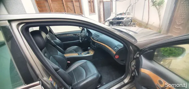 Mercedes-Benz E class 2008 · 6.3 AT