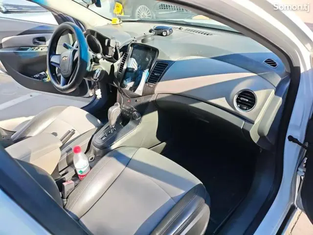 Chevrolet Cruze 2014 · 1.6 AT