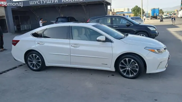 Toyota Avalon 2018 · 2.5 AT