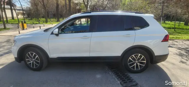 Volkswagen Tiguan 2021 · 2.0 AT