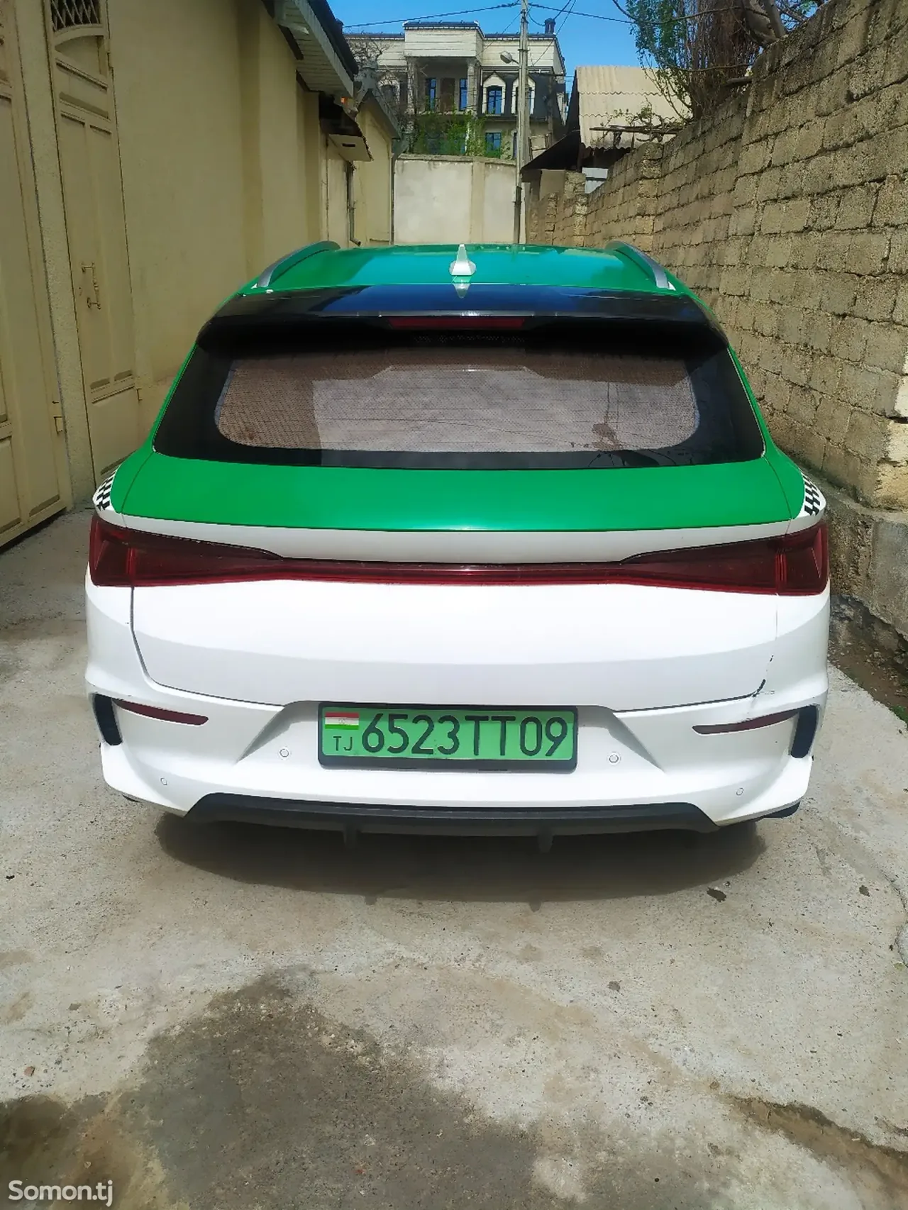 BYD E2 2023 · 2.8 AMT