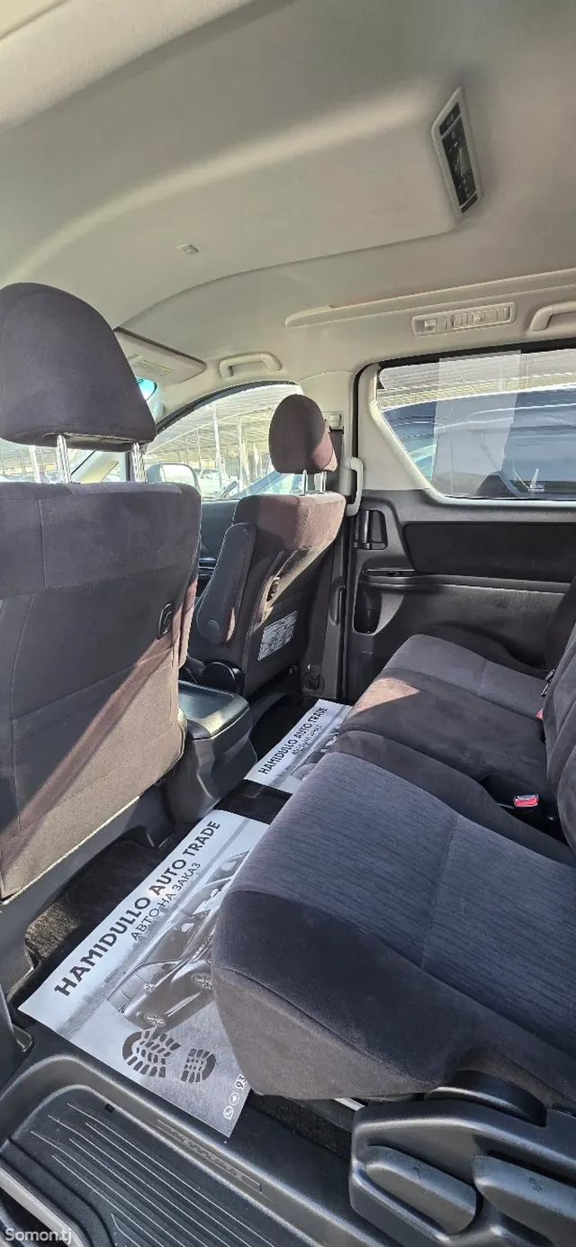 Toyota Vellfire 2014 · 2.4 AT