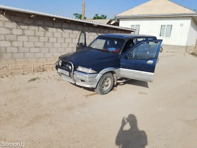 Ssang Yong Musso 1996 · MT