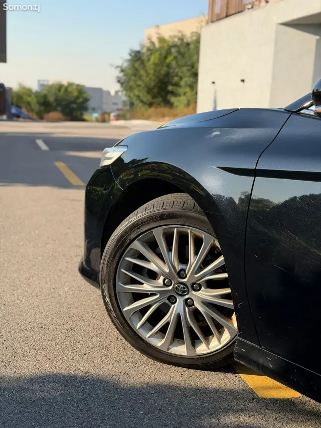 Toyota Camry 2019 · 2.5 AT