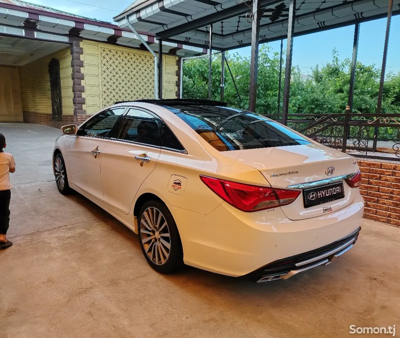 Hyundai Sonata 2011 · 2.0 AT