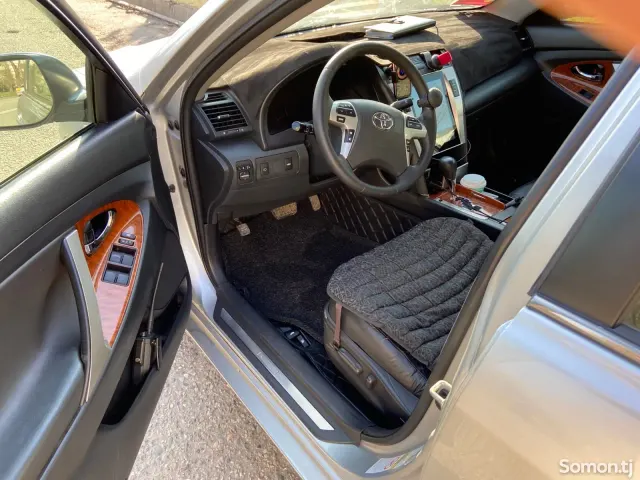 Toyota Camry 2008 · 2.4 AT