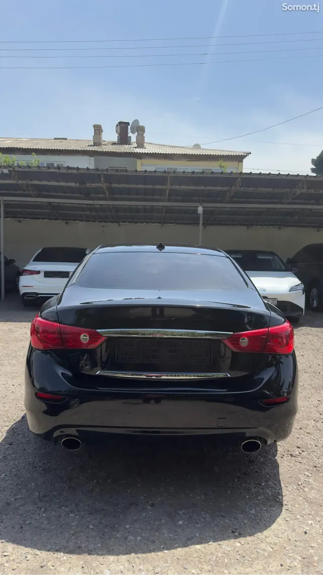 Infiniti Q series 2015 · 3.5 AT