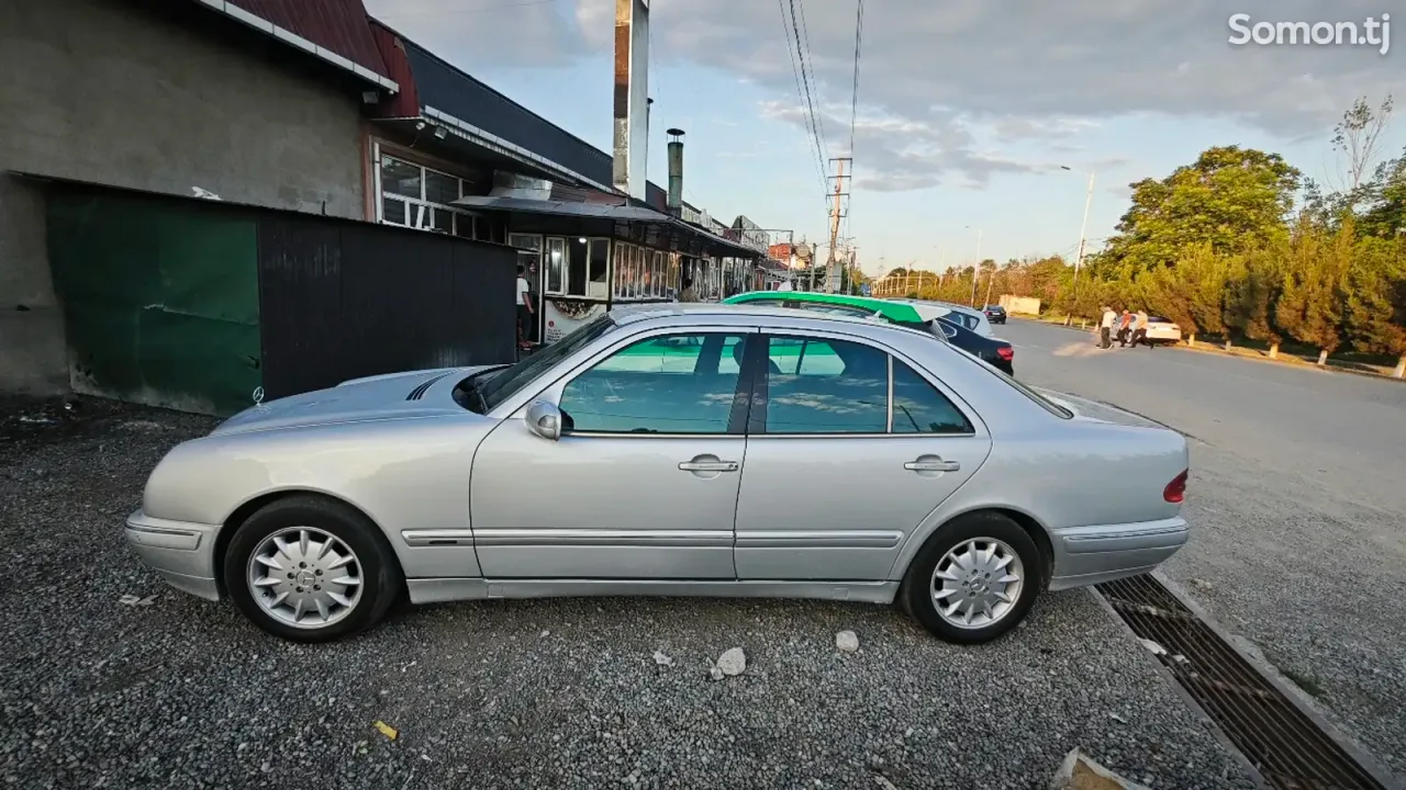 Mercedes-Benz E class 2000 · 2.0 AT