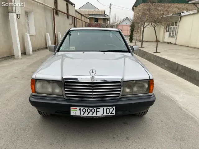 Mercedes-Benz W201 1986 · 2.5 AT