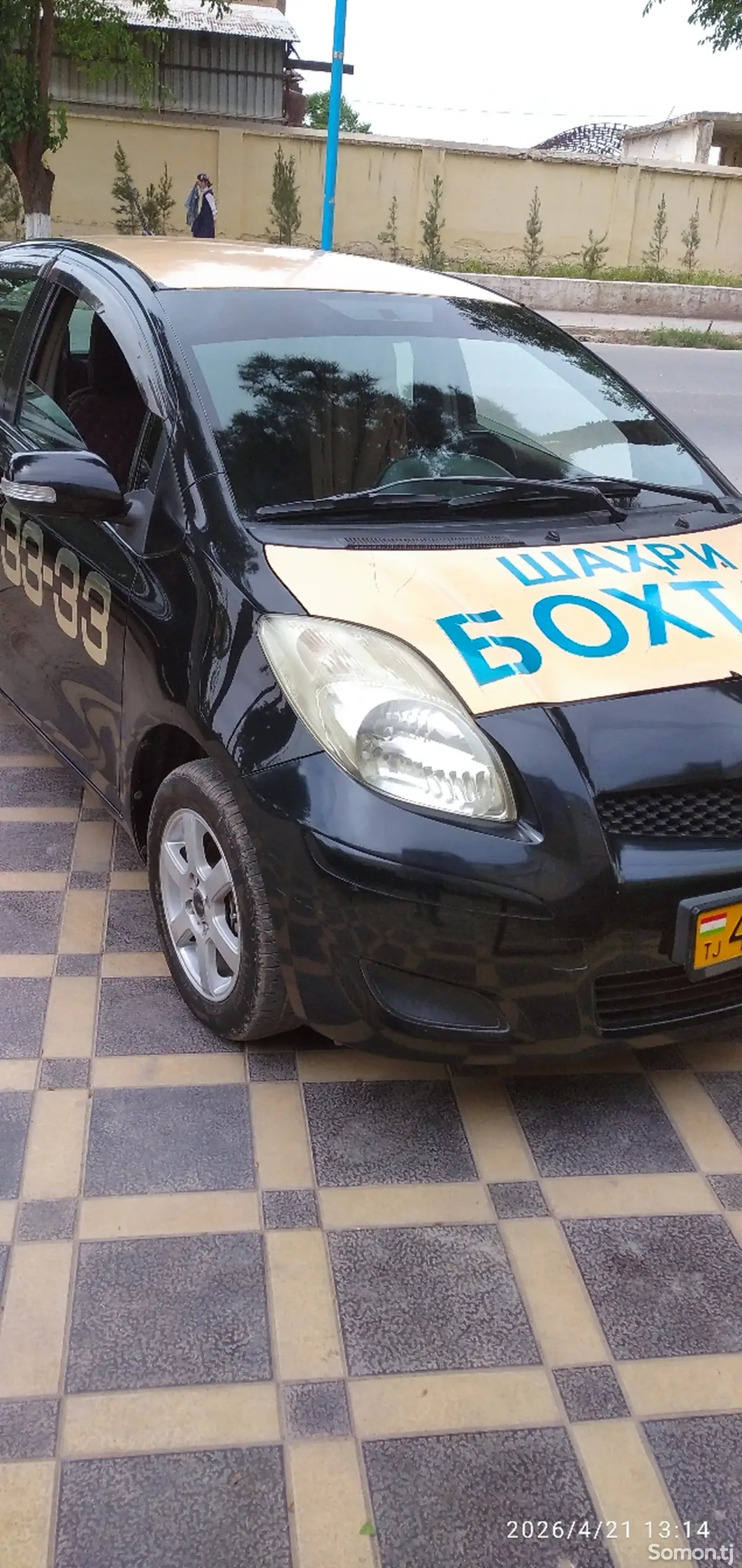 Toyota Vitz 2010 · 1.1 AT