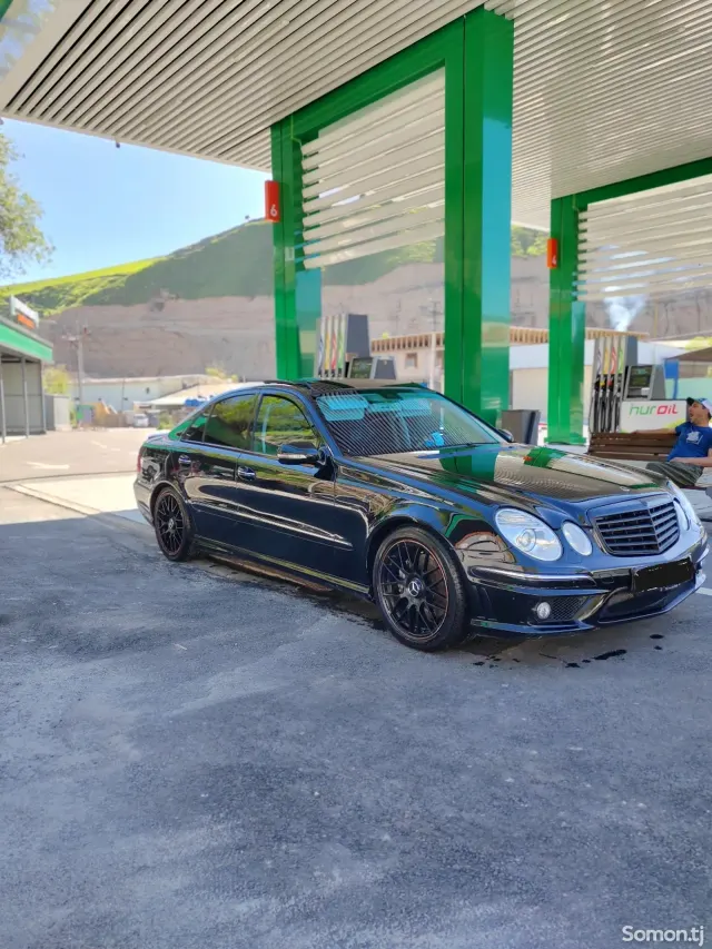 Mercedes-Benz E class 2009 · 5.5 AT