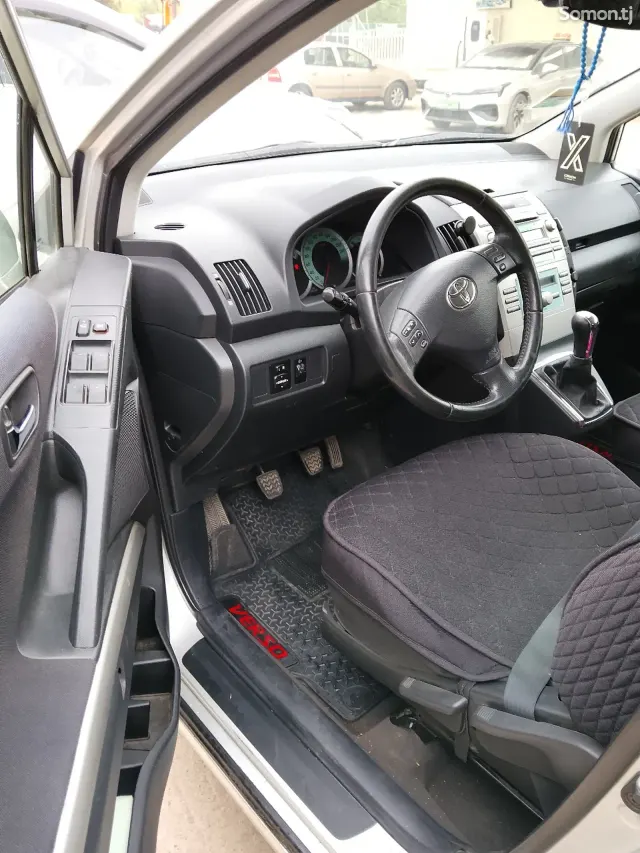 Toyota Corolla Verso 2006 · 1.8 MT